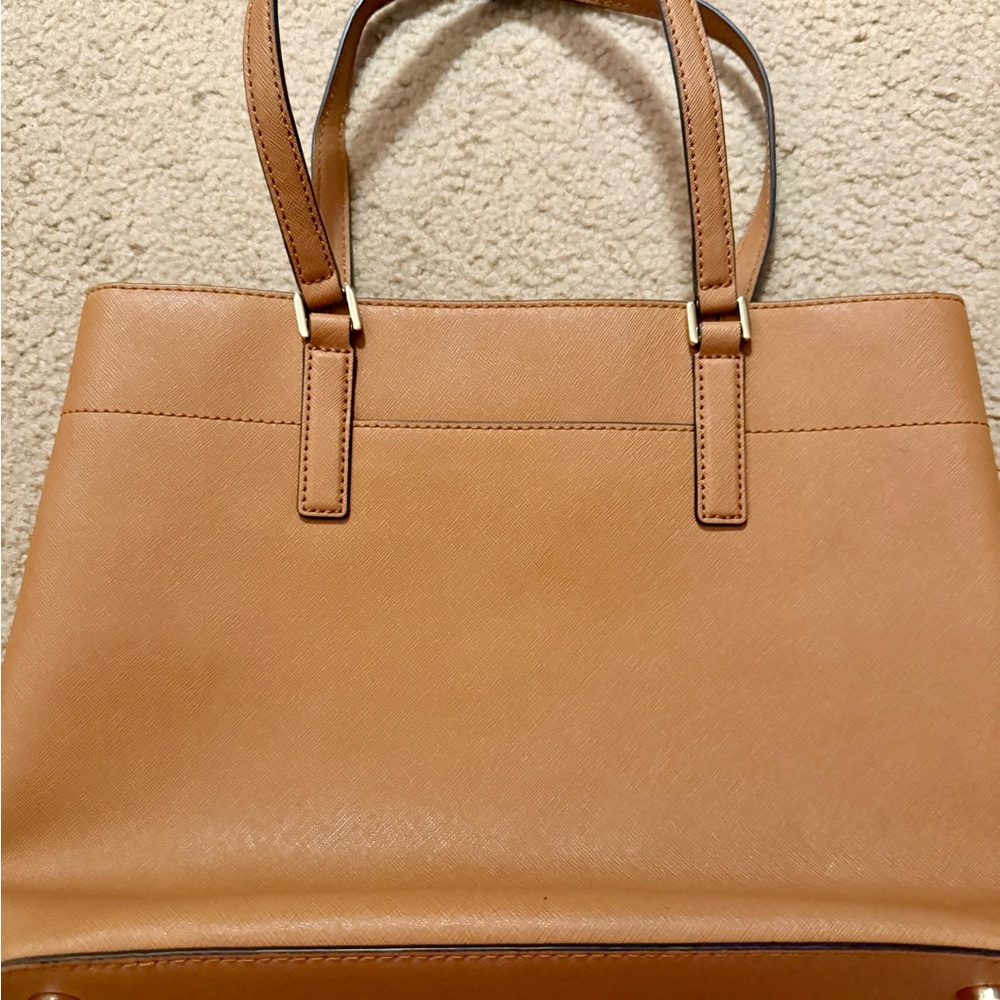 MICHAEL Michael Kors Tan Tote Bag with Structured Shape and Thin Straps - Picture 5 of 7